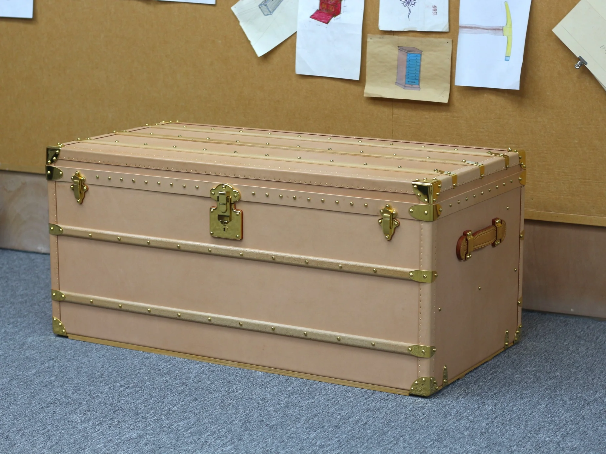 Blush Collector's Trunk, closed three-quarter view