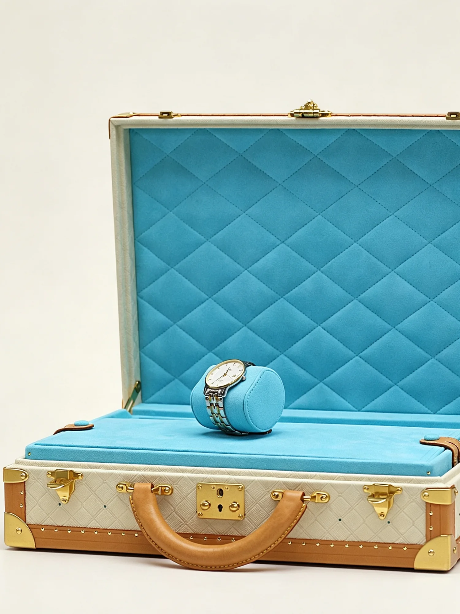 Fifteen Watch Case, open interior and watch cushion