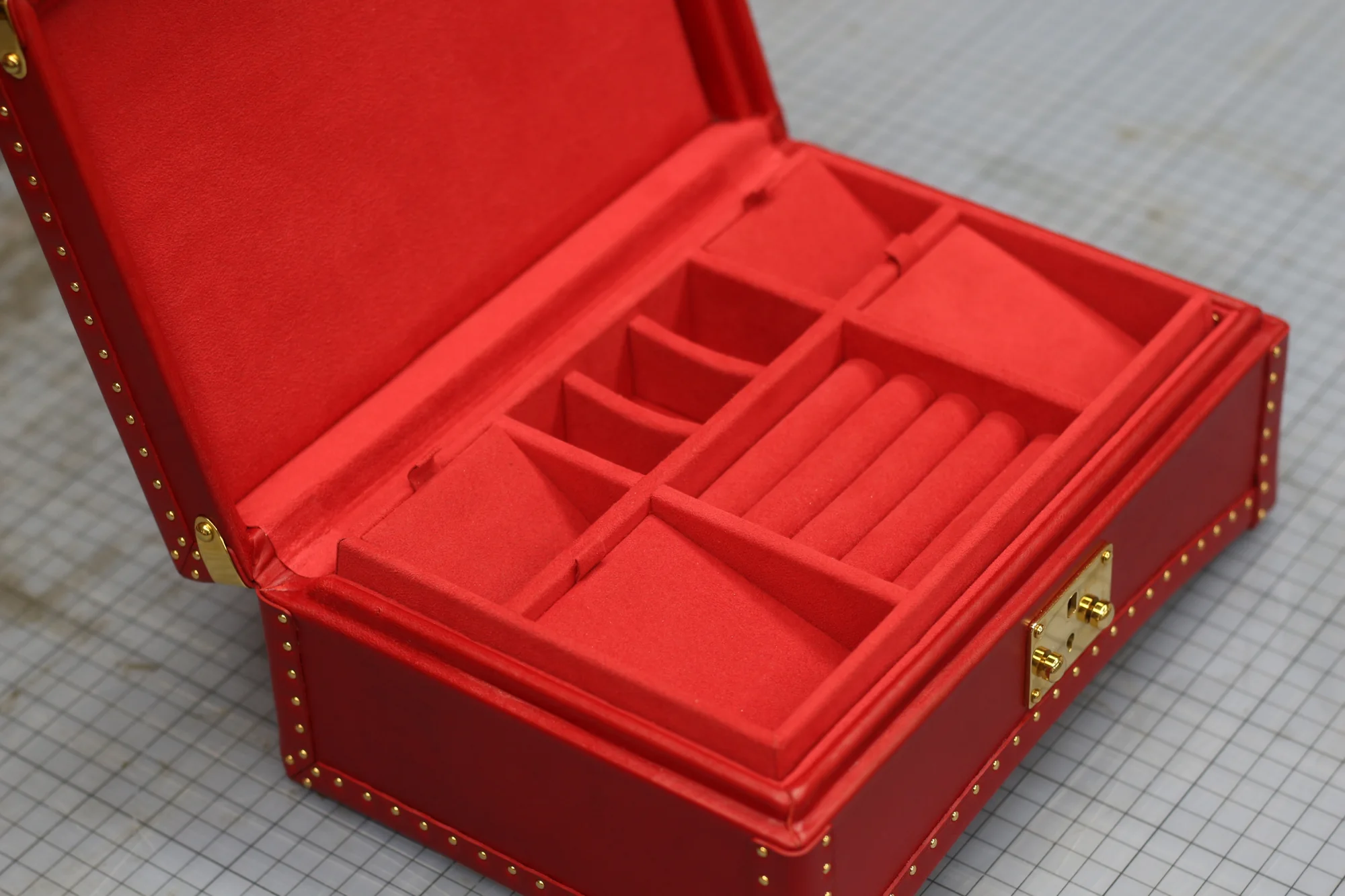 Scarlet Jewelry Chest, fitted interior tray detail