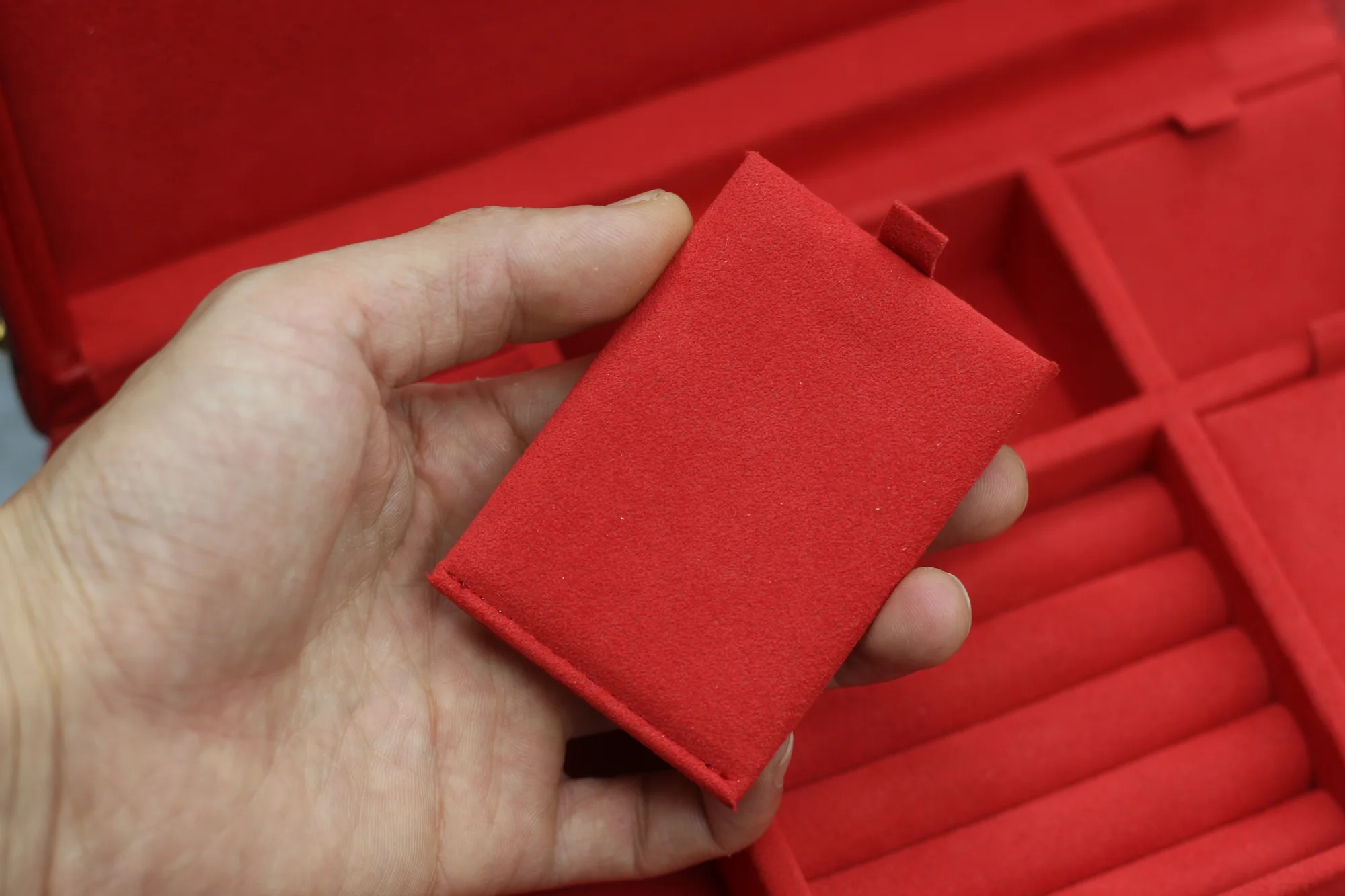 Scarlet Jewelry Chest, removable jewelry pad detail