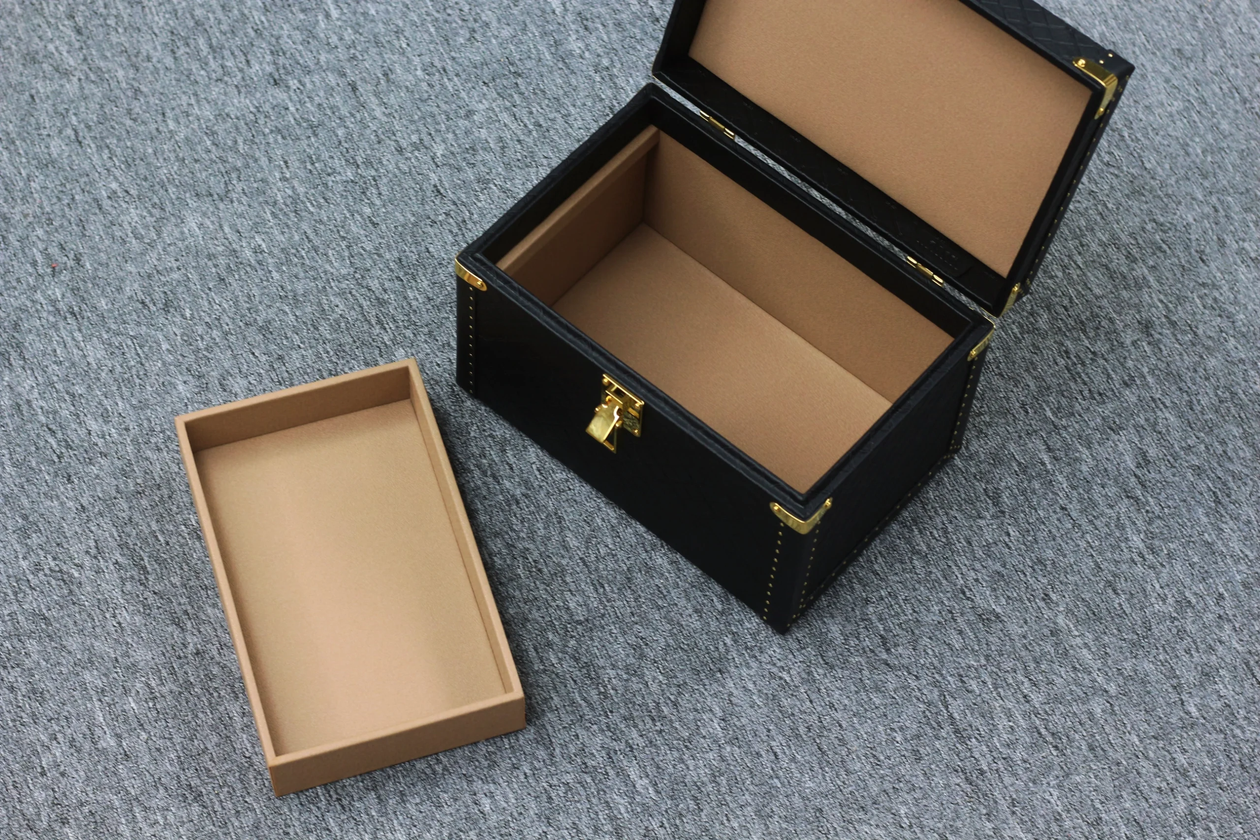 black-leather-tea-storage-trunk